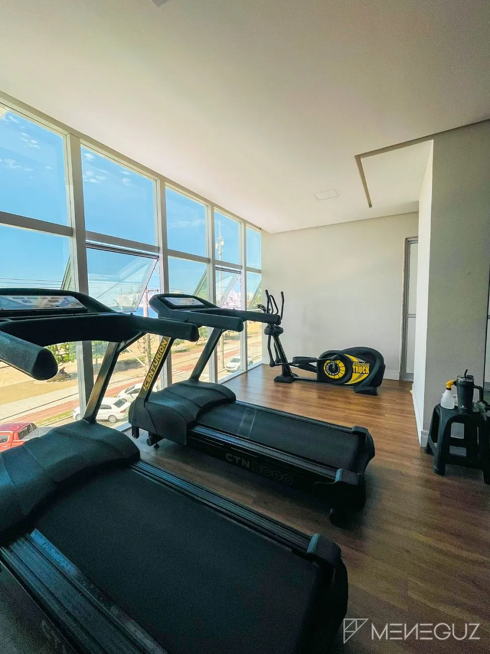 Imagem Apartamento Finamente Mobiliado Frente mar na Praia do Morro - Alto Padrão e Lazer Completo!
