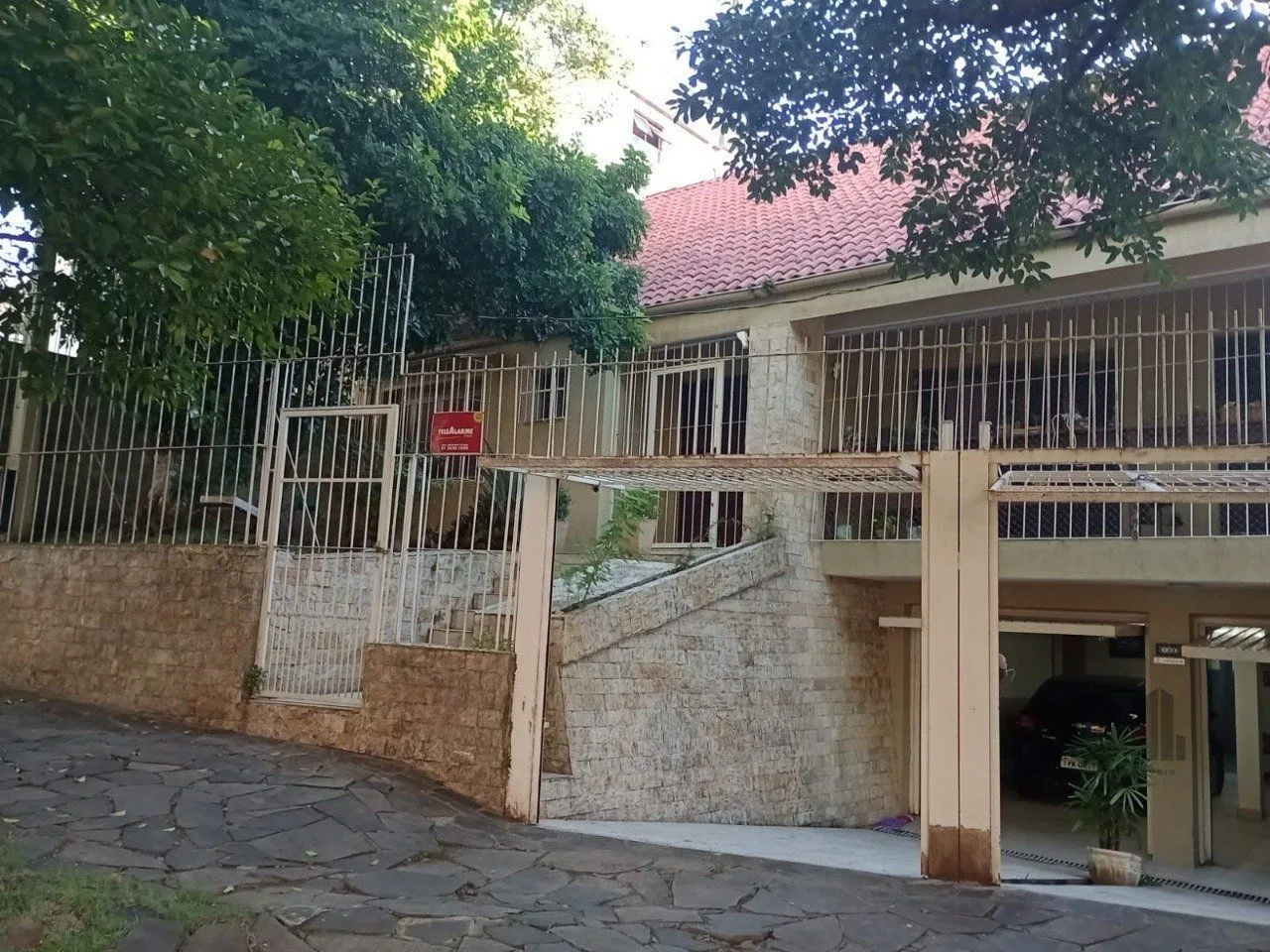 Imagem Casa 3 dormitórios à venda Santo Antônio Porto Alegre/RS