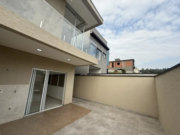 Imagem Linda Casa à Venda no Condomínio Villas do Jaguarí.