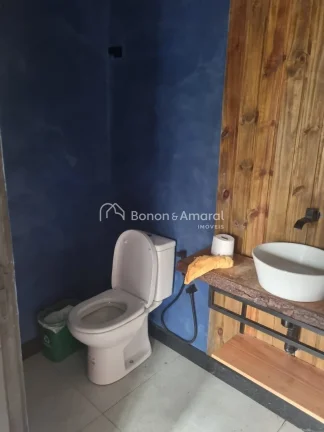 Imagem Excelente oportunidade para quem busca espaço, conforto e versatilidade. O imóvel conta com duas c...