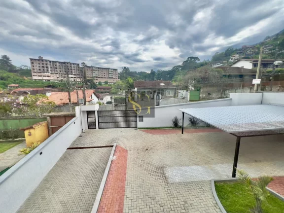 Imagem Casa para Venda em Teresópolis, Alto, 3 dormitórios, 2 suítes, 3 banheiros, 2 vagas