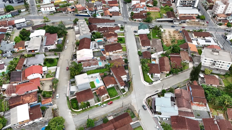 Imagem Terreno para construção de geminado localizado entre Iririú e Saguaçu com possibilidade de permuta no local!