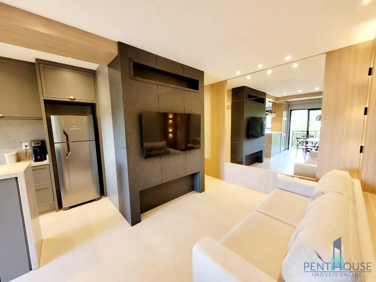 Imagem Apartamento Zona Central para Venda em Balneário Camboriú, Praia dos Amores, 2 dormitórios, 2 suítes, 2 banheiros, 1 vaga