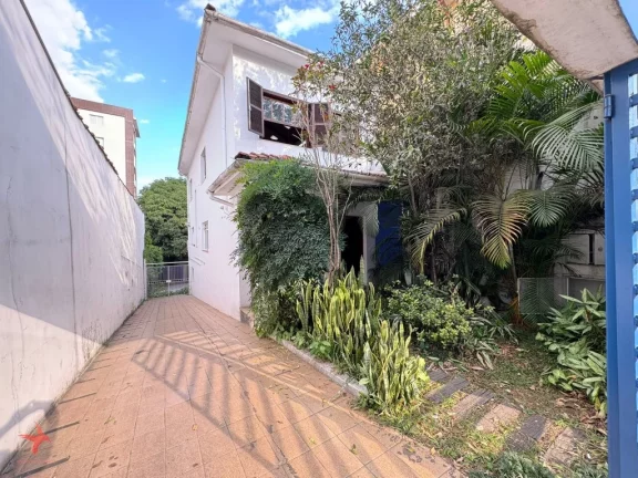 Foto do imóvel Imperdível Sobrado Comercial na Vila Madalena - São Paulo-SP: 7 Quartos, 2 Salas, 3 Banheiros, 3 Vagas, 170m². Venha Conferir!