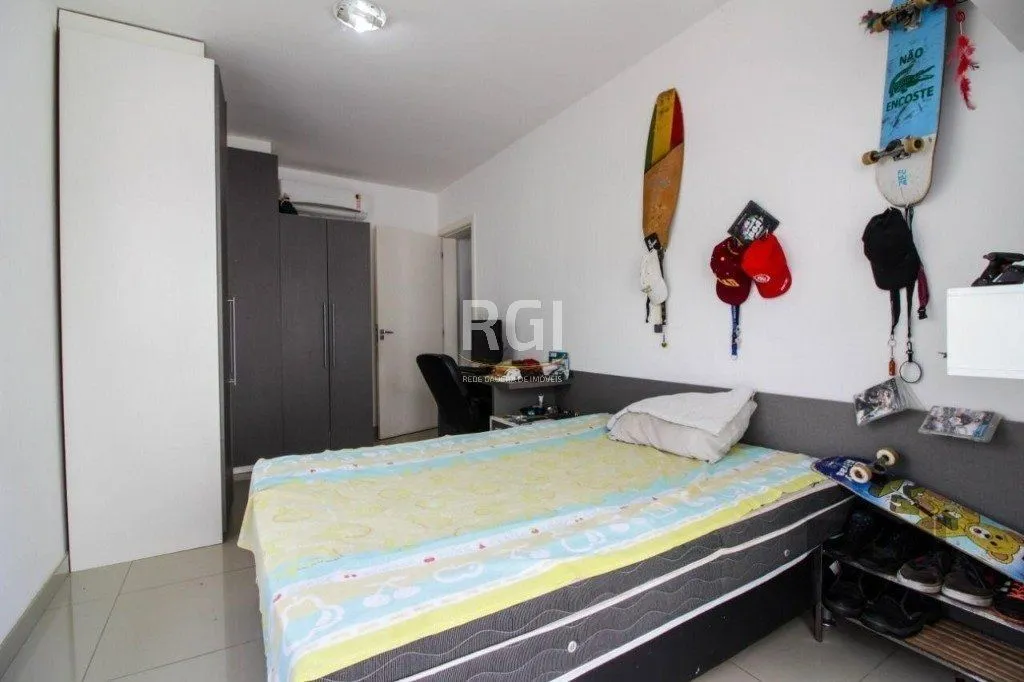 Imagem Casa para Venda - 300m², 3 dormitórios, sendo 1 suites, 4 vagas - Teresópolis