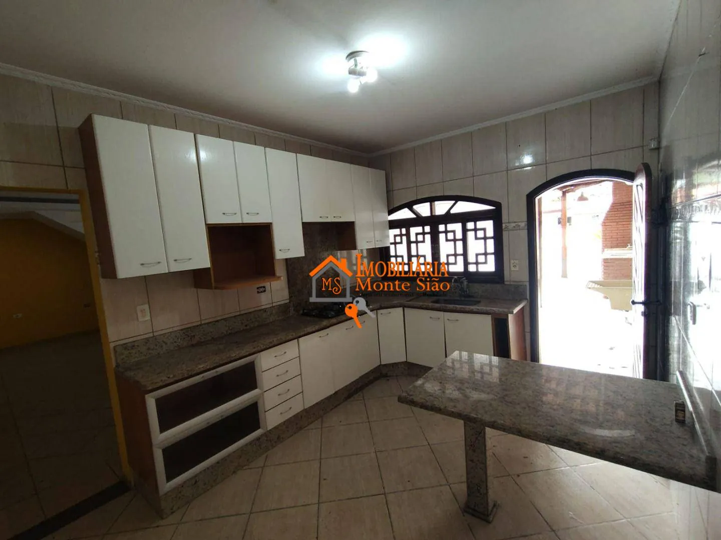 Imagem Sobrado com 3 dormitórios à venda, 200 m² por R$ 900.000,00 - Jardim Santa Clara - Guarulhos/SP