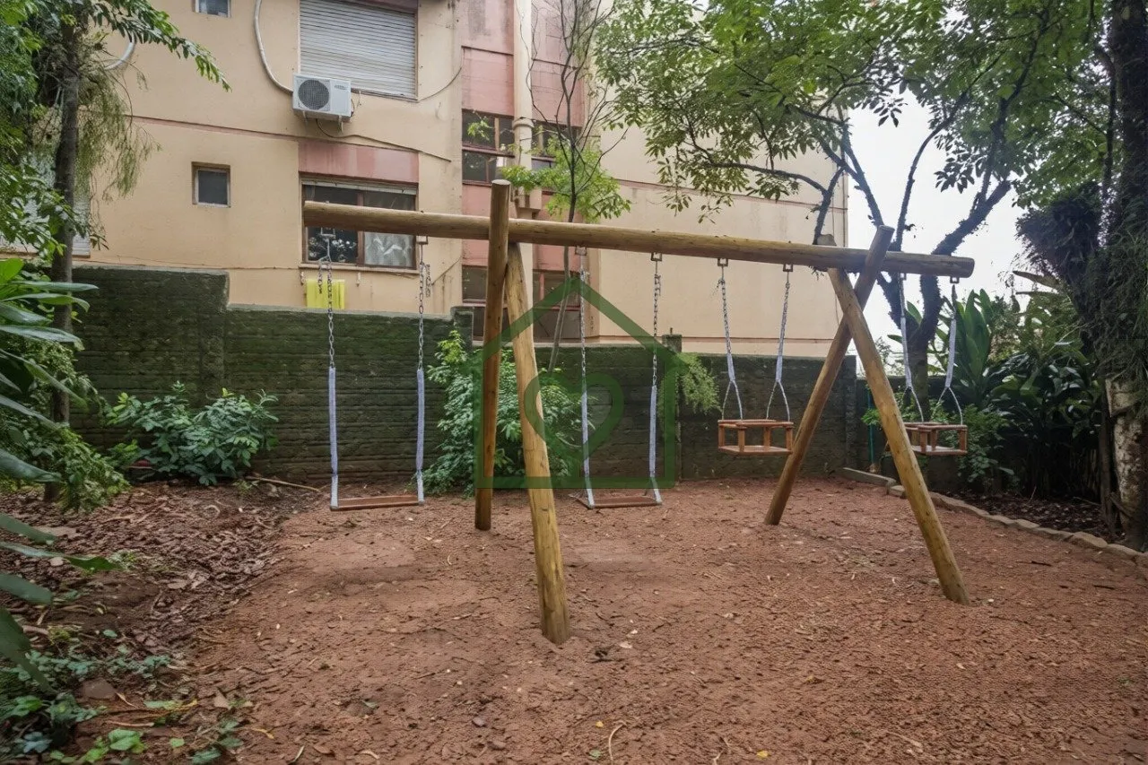 Imagem Apartamento em Porto Alegre, localizado na Rua Professor Carvalho de Freitas, no bairro Teresópolis...