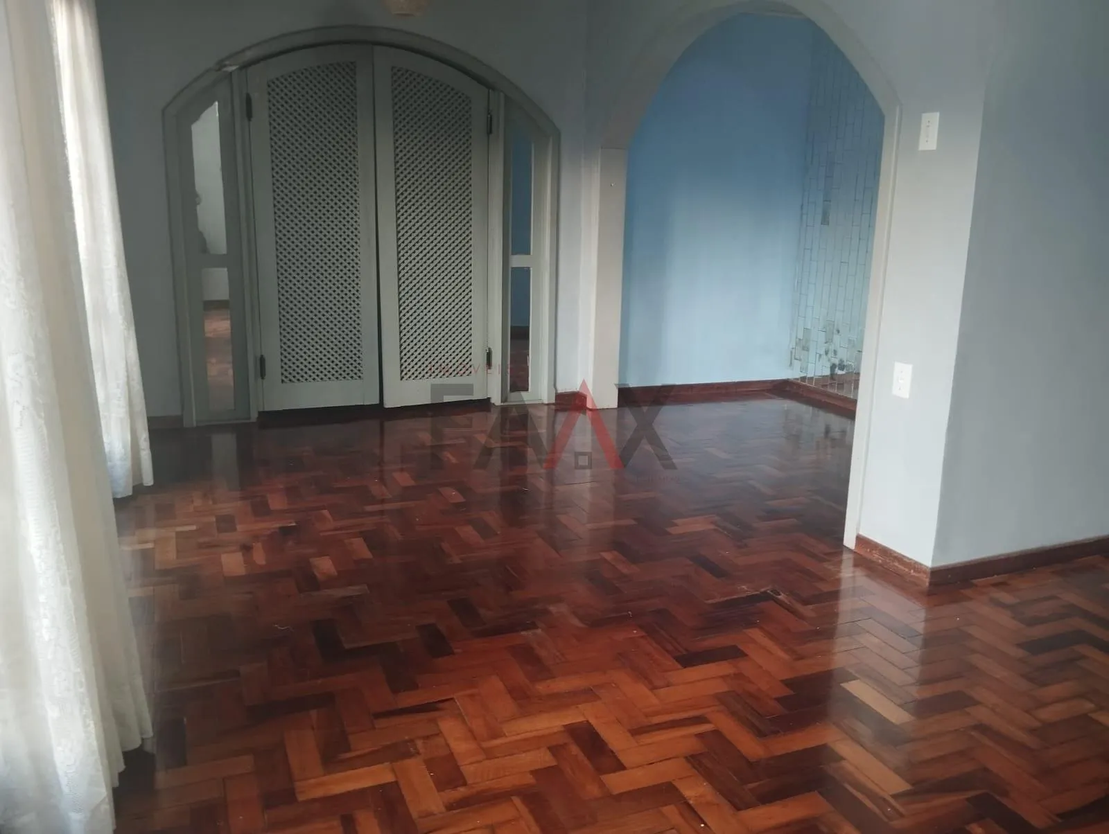 Imagem Casa á venda no Trianon próximo ao Joaquim Prestes em Guarapuava PR