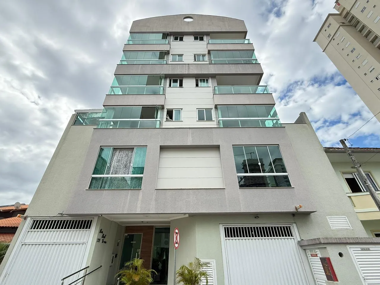Apartamento à venda com 100m2 por R$ 827.000,00