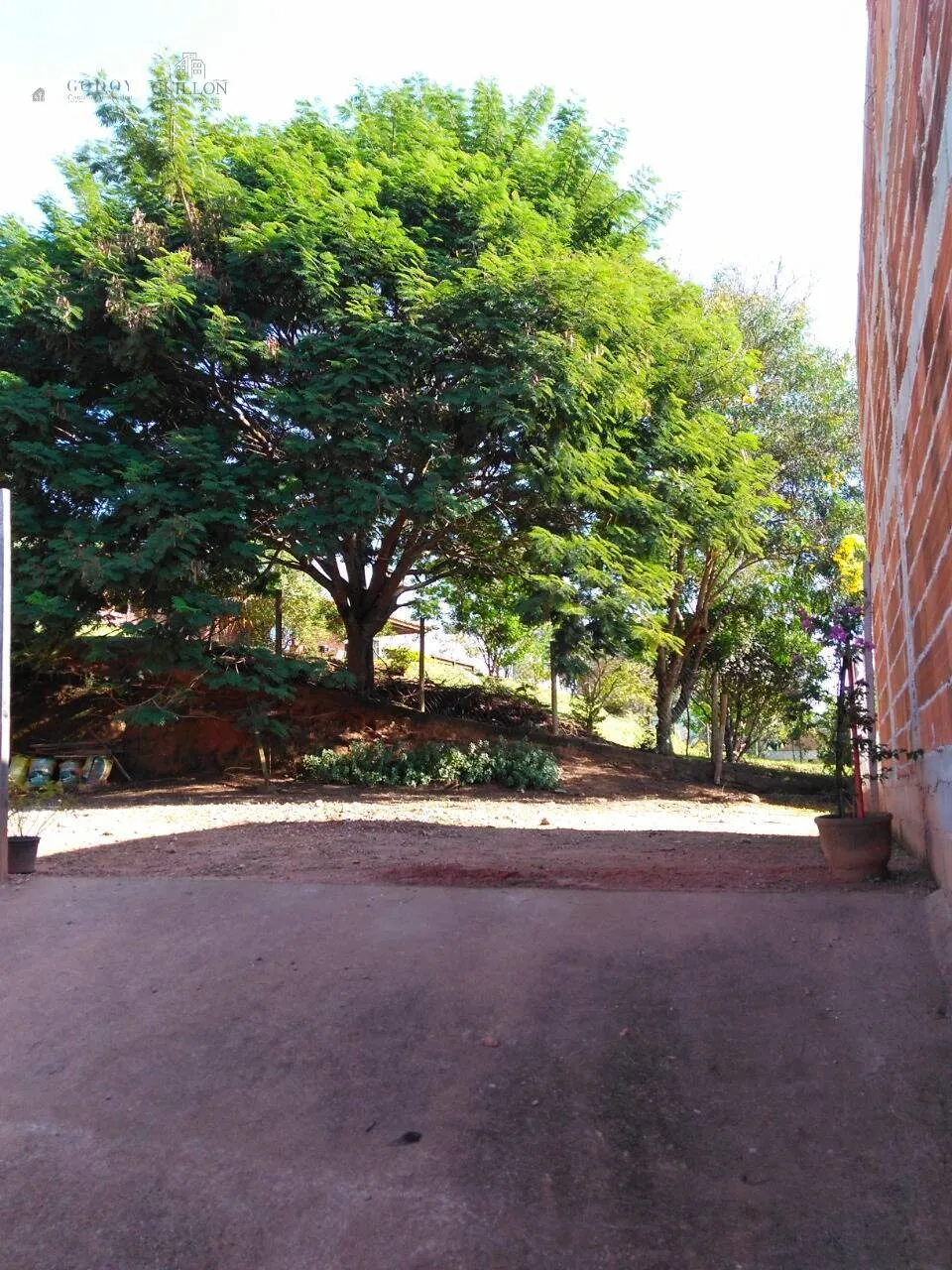 Imagem Casa com Grande Terreno e Potencial de Investimento