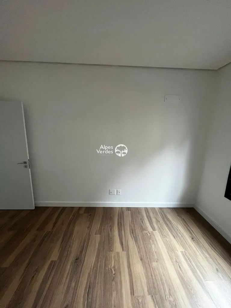 Imagem Vende-se apartamento em Gramado com 1 dormitorios semi mobiliado