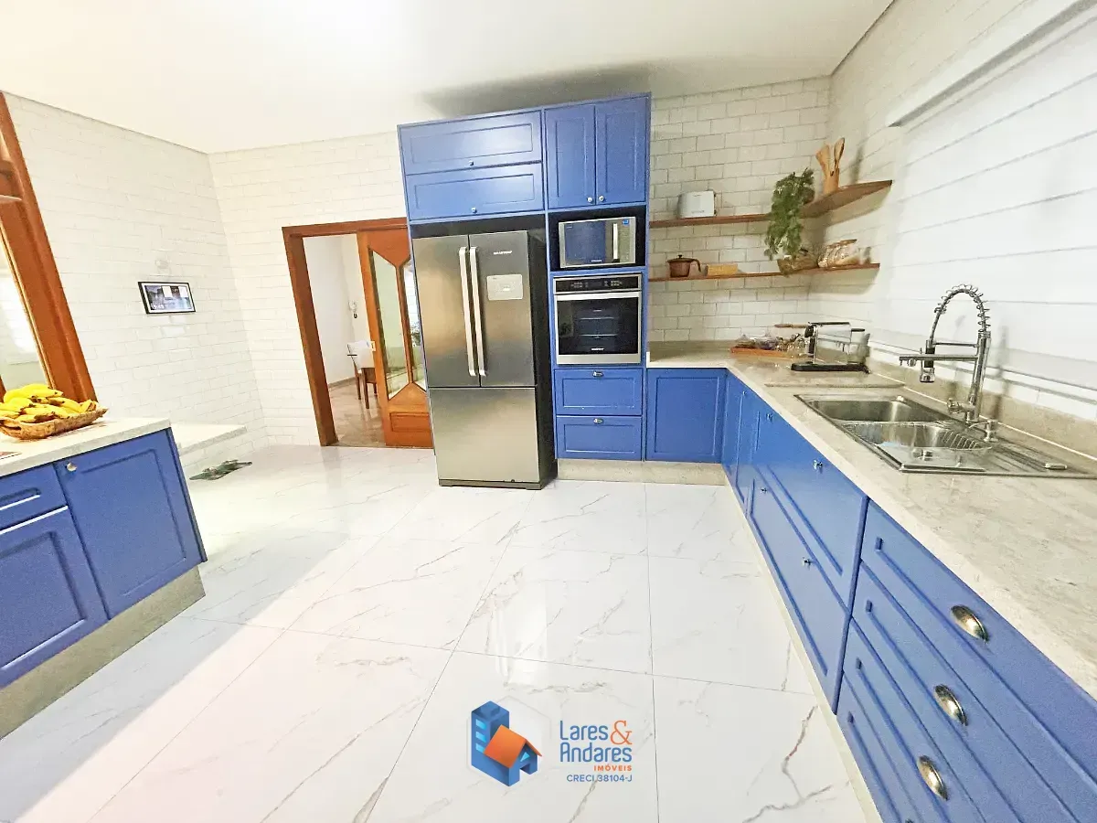 Imagem Sobrado para venda em Jardim Nossa Senhora do Carmo com 4 quartos, sendo 2 suítes, 328m²