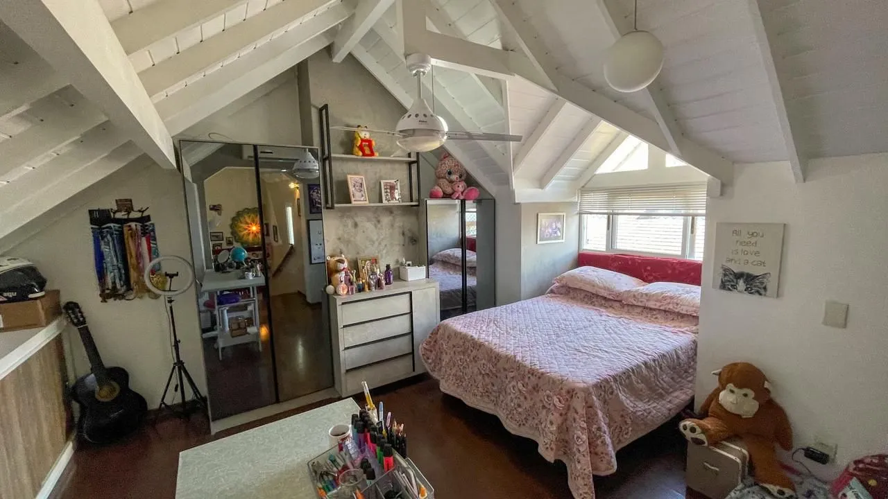 Imagem Casa em Condomínio 4 Dormitórios com Suíte no Lindoia - Porto Alegre