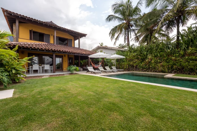 Imagem Vende linda casa em Maresias com 507m², 5 suítes, Litoral norte com acesso privativo à praia.