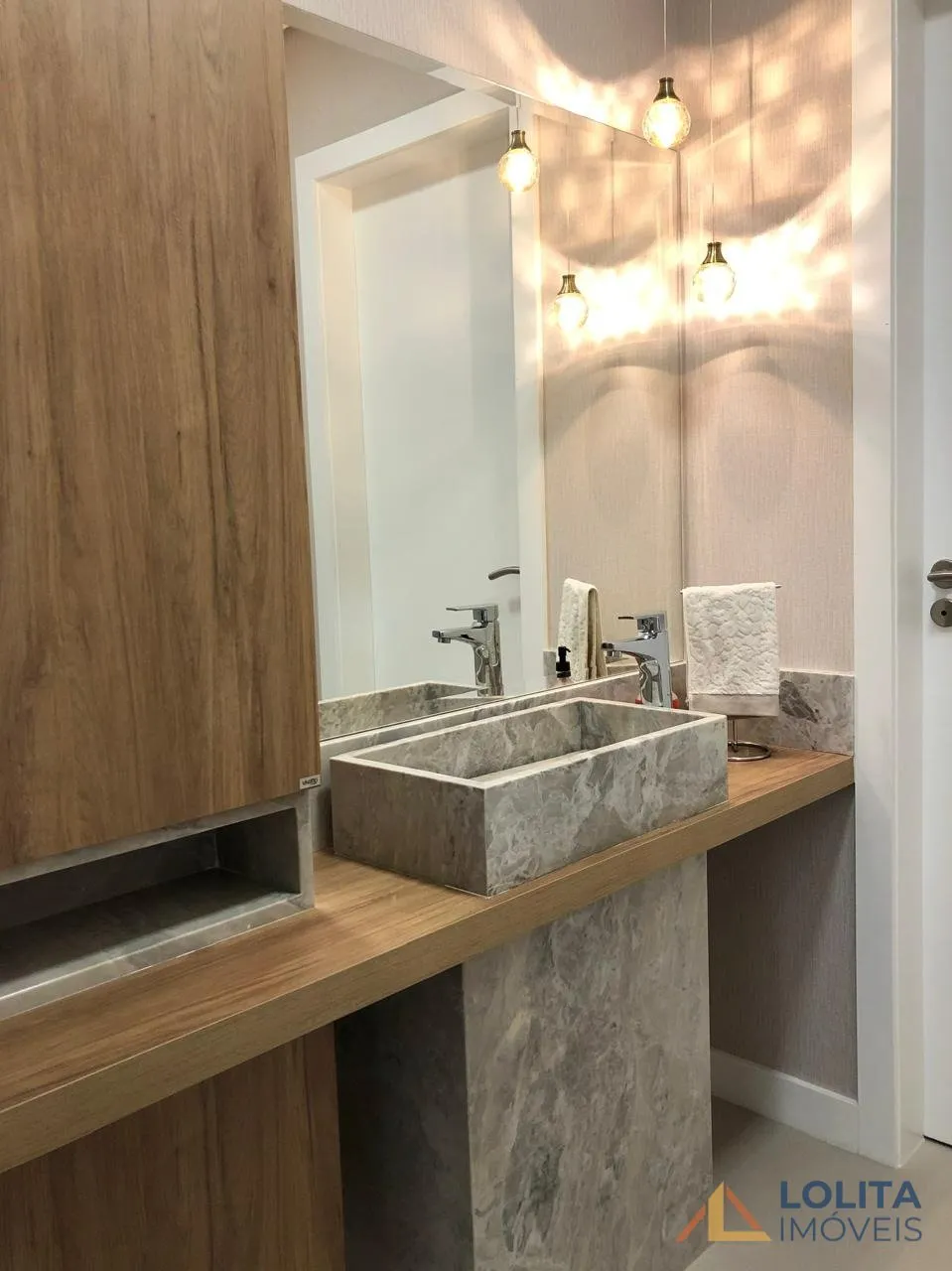 Imagem APARTAMENTO PARA ALUGAR MOBILIADO COM 3 QUARTOS E 2 VAGAS DE GARAGEM NOS INGLES DO RIO VERMELHOR - FLORIANÓPOLIS/SC