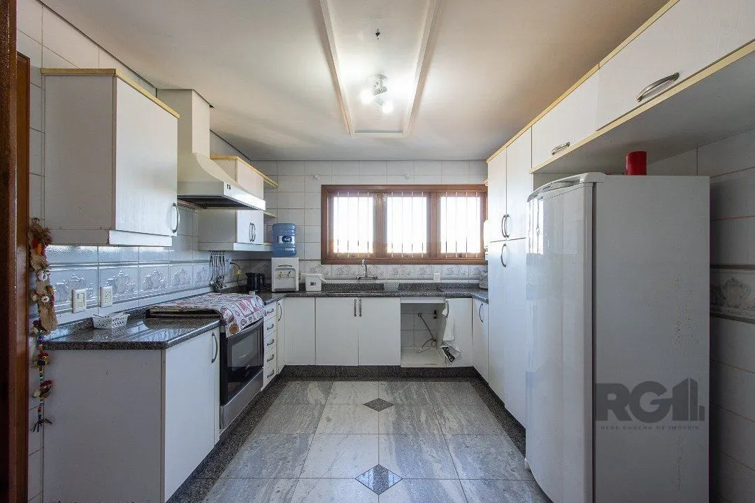 Imagem Casa para Venda - 450m², 4 dormitórios, sendo 4 suites, 5 vagas - Vila Assunção