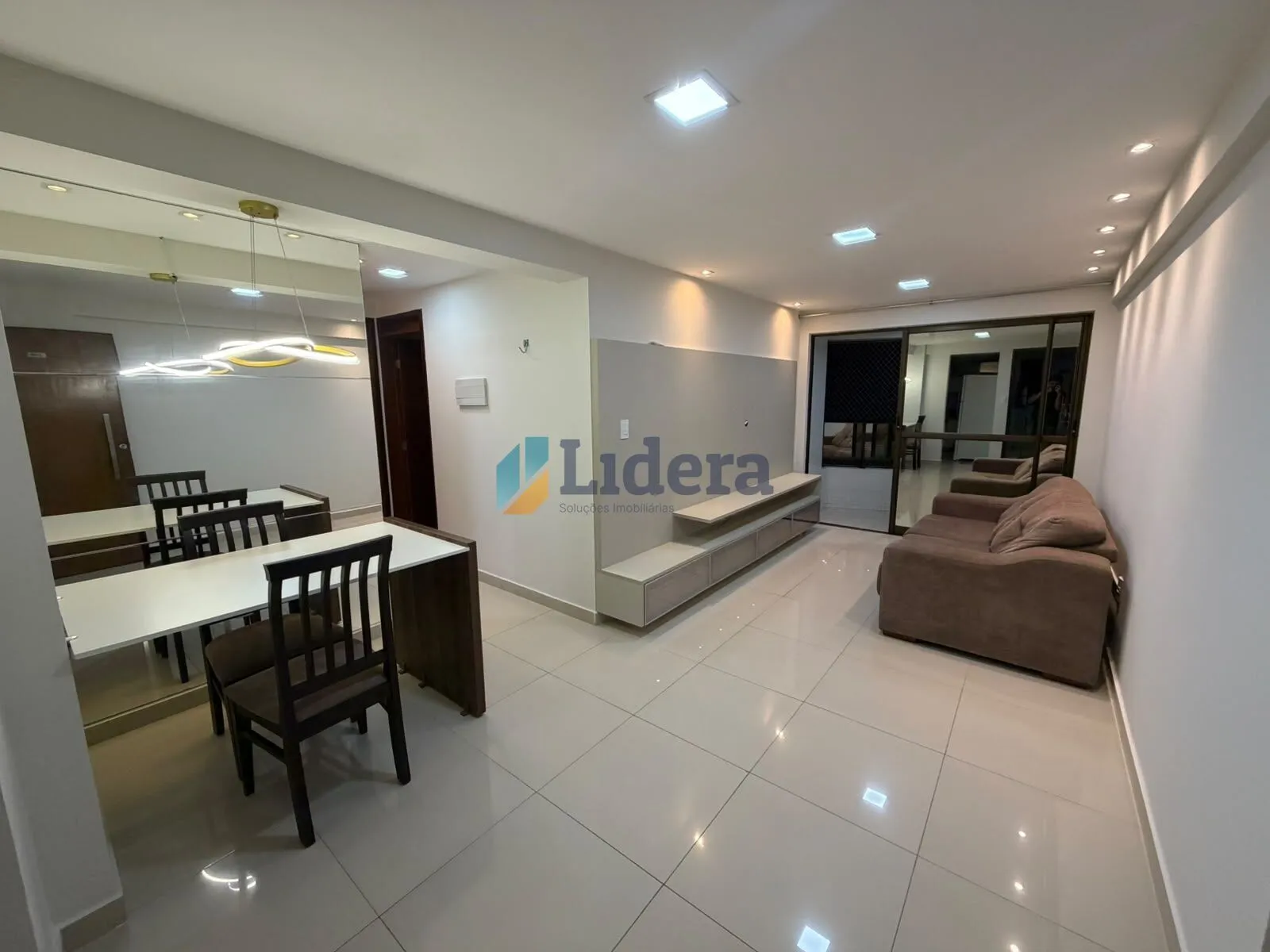 Imagem Apto espaçoso - 74,46m² - 2 quartos - 1 suite - 1 vaga fixa / 1 vaga rotativa - em Intermares, Cabedelo/PB