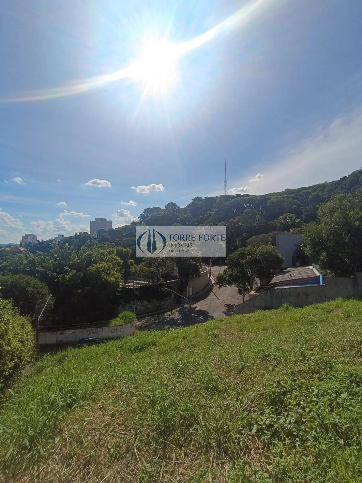 Imagem Ótimo terreno com 560 m² no Alto de Pinheiros, pronto para construir.