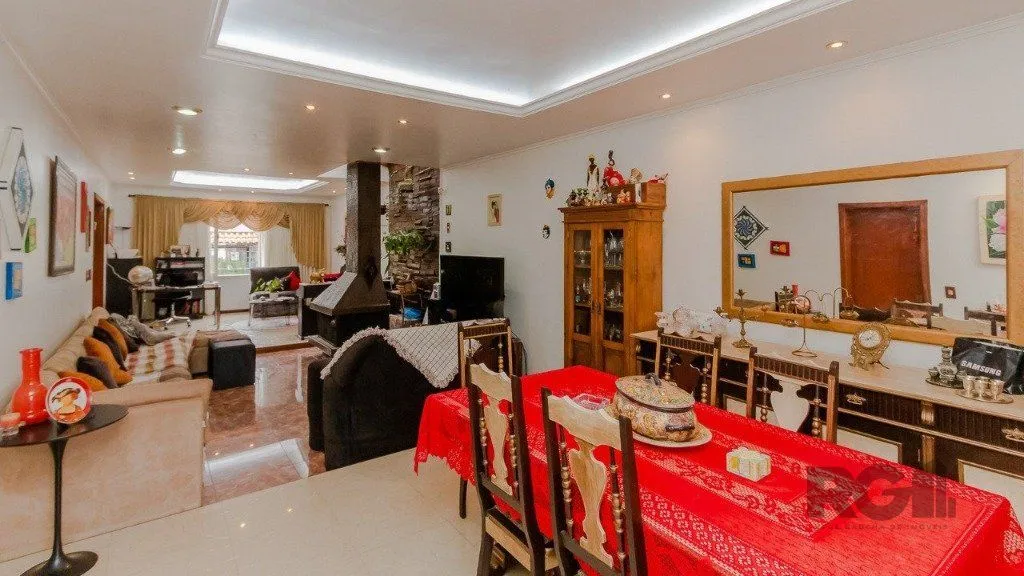 Imagem Casa 394m², 4 dormitórios, 4 vagas no bairro Cristo Redentor