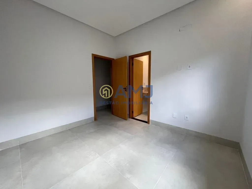 Imagem Casa Térrea de Alto Padrão no Residencial Garavelo Park