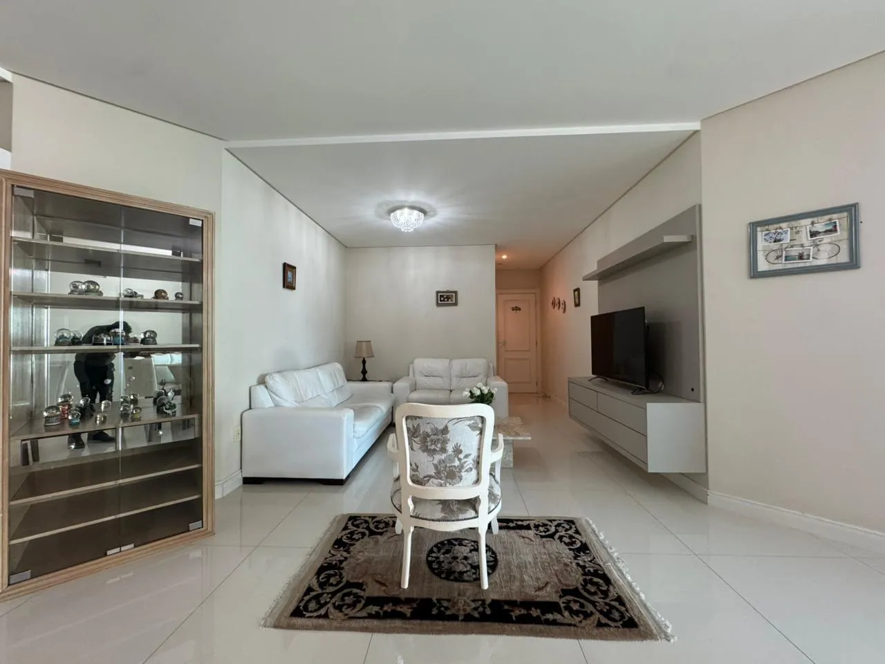 Imagem Apartamento à venda com 180m2 por R$ 2.300.000,00