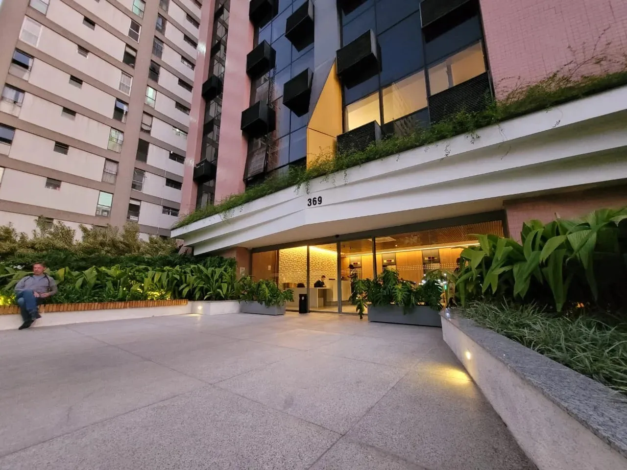 Imagem Conjunto Comercial para Venda em São Paulo, Perdizes, 1 vaga