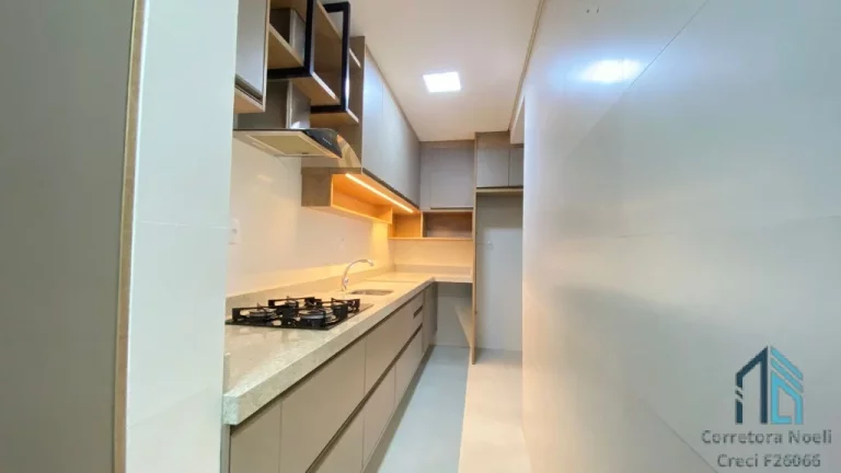 Imagem Apartamento, ensolarado, sacada com churrasqueira, 03 quartos c/suíte, na Praia dos Ingleses em Florianópolis -SC.