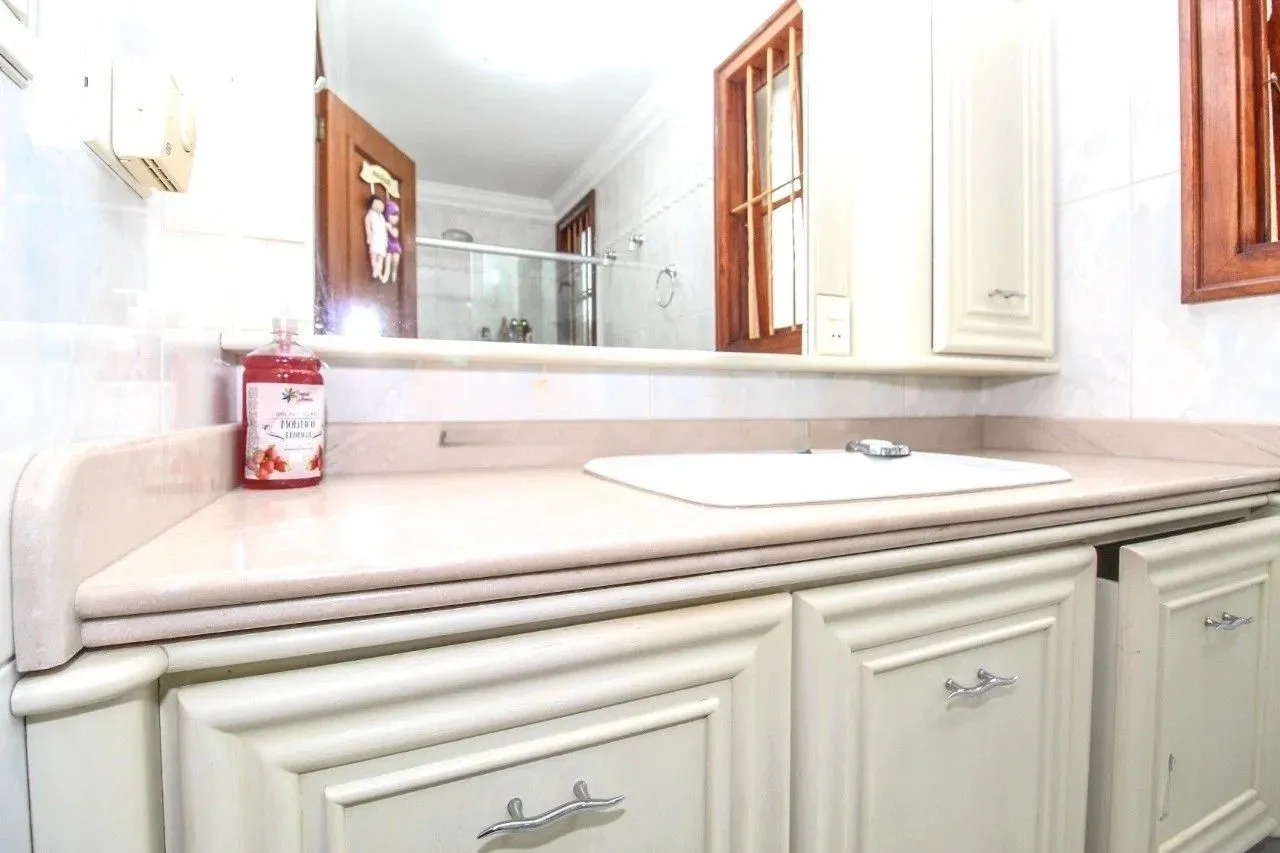 Imagem Casa 612m² - 3 suíte, 8 vagas no bairro Medianeira