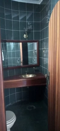 Imagem Residencia localizada no Estoril II, completa em armarios, 4 suítes.
