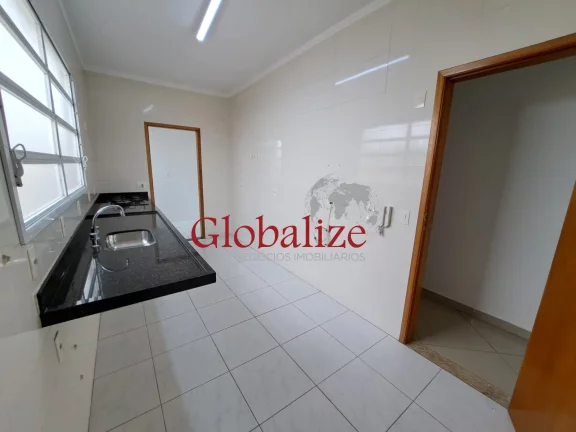 Imagem Casa Sobreposta Baixa à Venda com 3 quartos, 2 vagas, piscina, churrasqueira por R$1.150.000,00 no Boqueirão em Santos