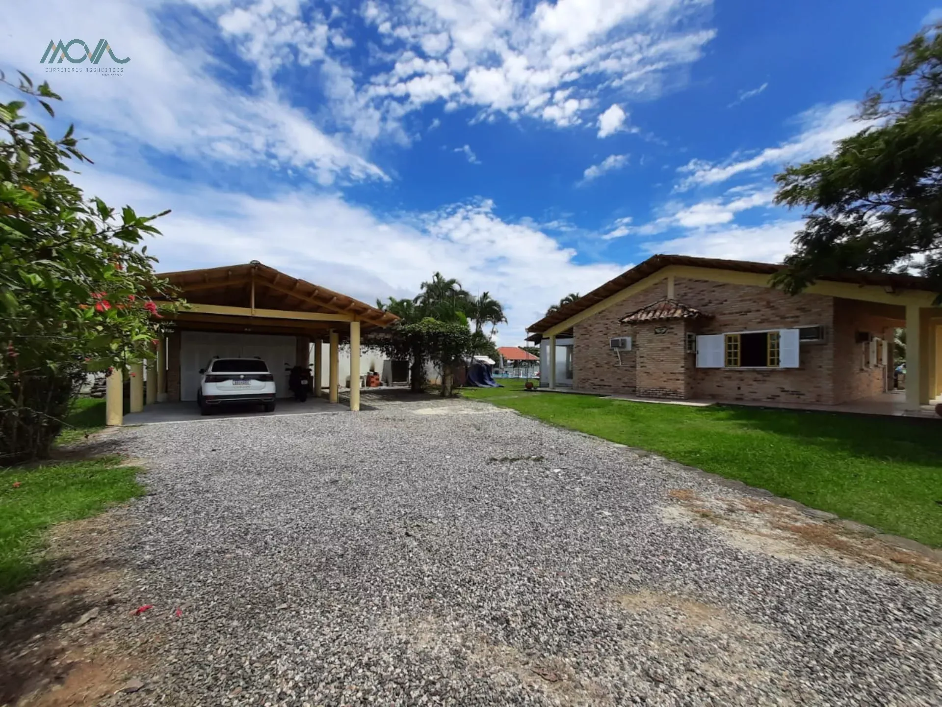 Imagem CASA PÉ NA AREIA EM ITAPOÁ - Incrível oportunidade, casa com uma vista deslumbrante para a Baía ...