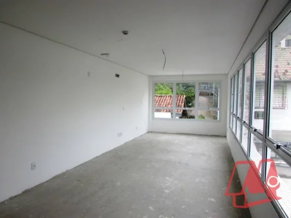 Imagem Na Luzitana, sala comercial de 41 m² com vaga.