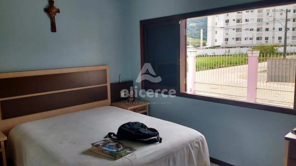 Imagem Casa à venda com 3 quartos, 1 suíte, com 144,98m² em Santo Amaro da Imperatriz - Palhoça/SC