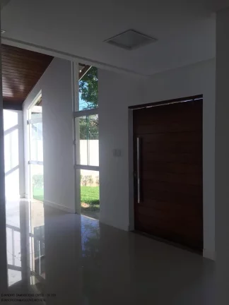 Imagem Casa em Condomínio de Luxo em Alphaville, Camaçari-BA: 4 Quartos, 3 Suítes, 2 Salas, 1 Banheiro, 4 vagas de garagem, 280m².