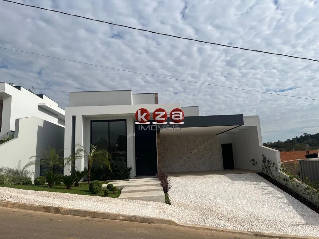 Imagem Imóvel de luxo: Casa em condomínio à venda em Vinhedo - SP, com 3 suítes, 4 salas e 310m² de área