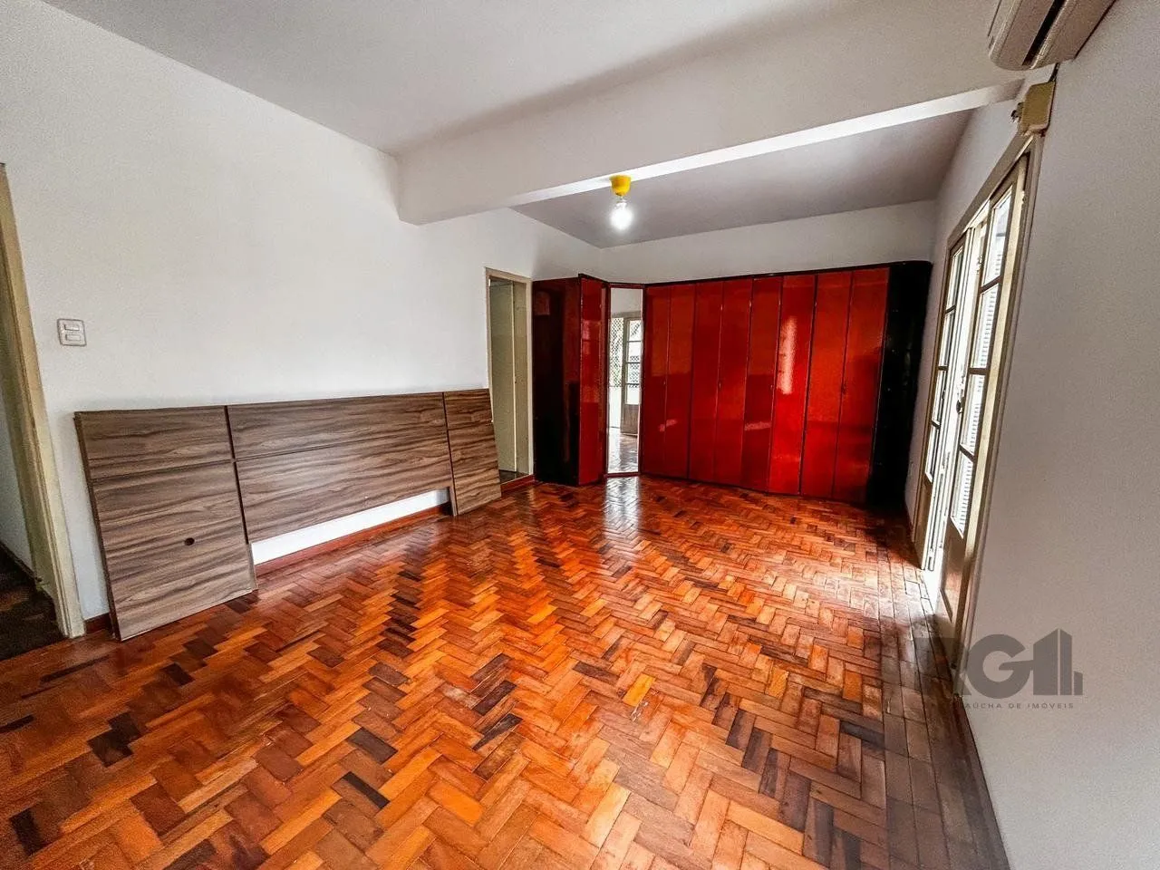 Imagem Apartamento com 3 quartos, 1 suíte, no bairro Rio Branco, Porto Alegre/RS