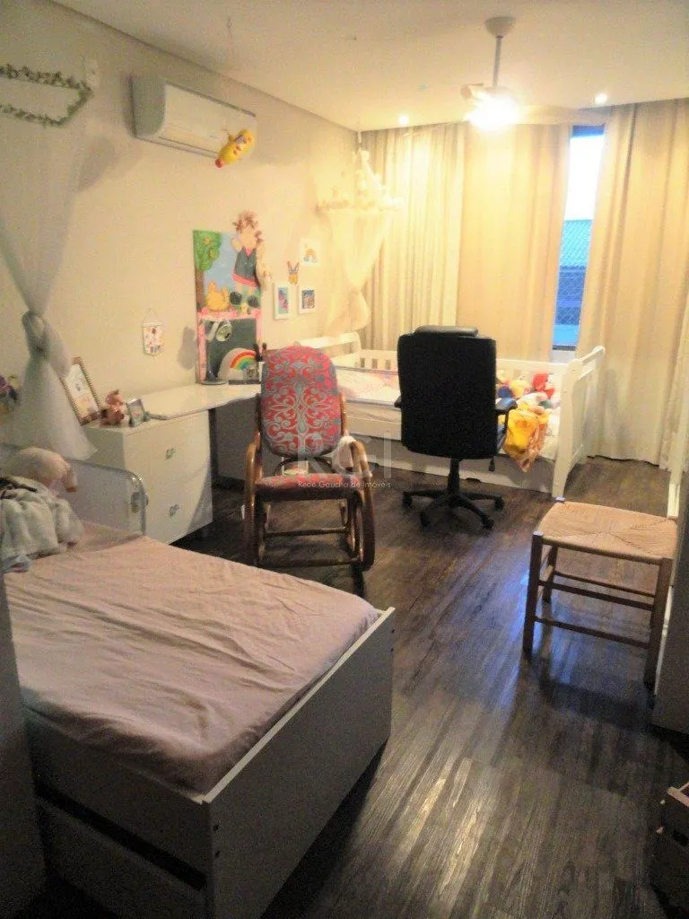 Imagem Casa para Venda - 165m², 3 dormitórios, sendo 3 suites, 1 vaga - Hípica