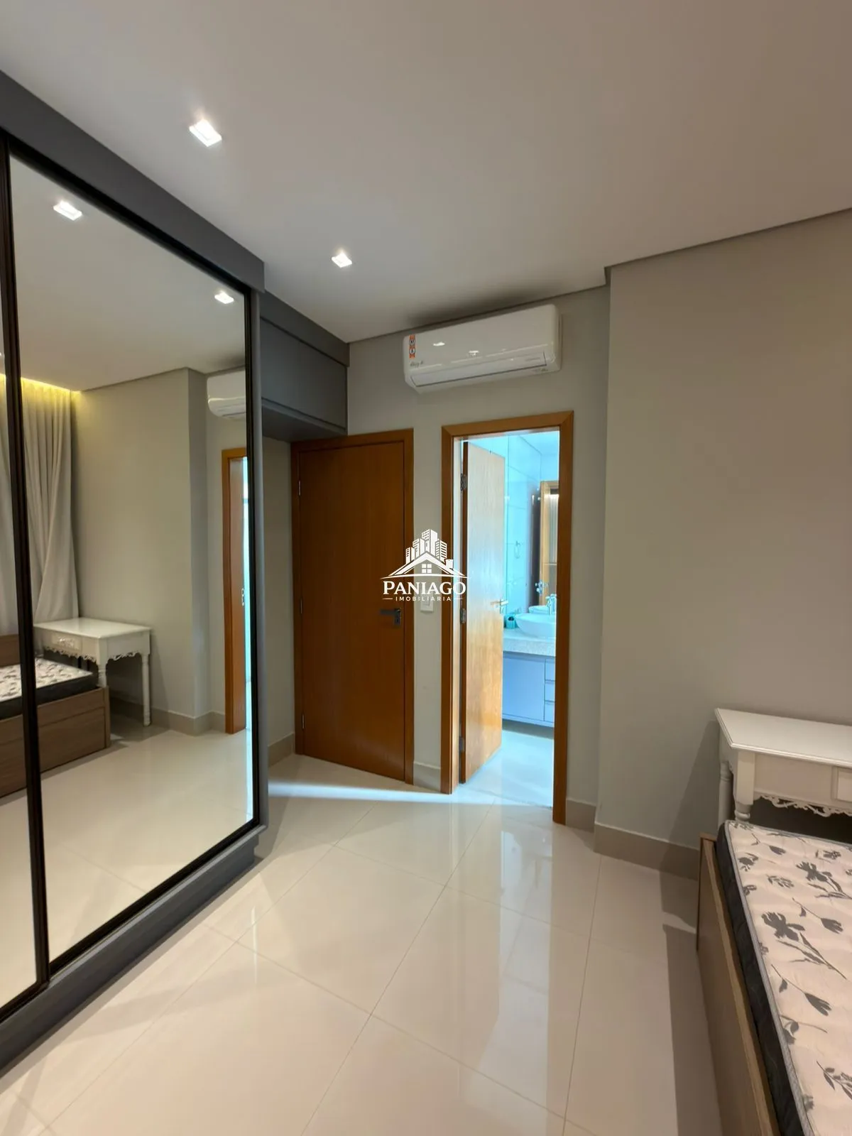 Imagem Apartamento Mobiliado para alugar no Edifício Portal do Bosque | Andar Alto