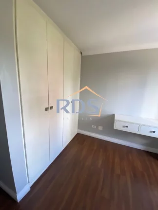 Imagem Vende apartamento de 158m² com 3 dormitórios e duas vagas no Caxingui