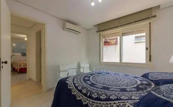 Imagem Cobertura no bairro Petrópolis de 2 dormitórios 2 vagas e piscina
