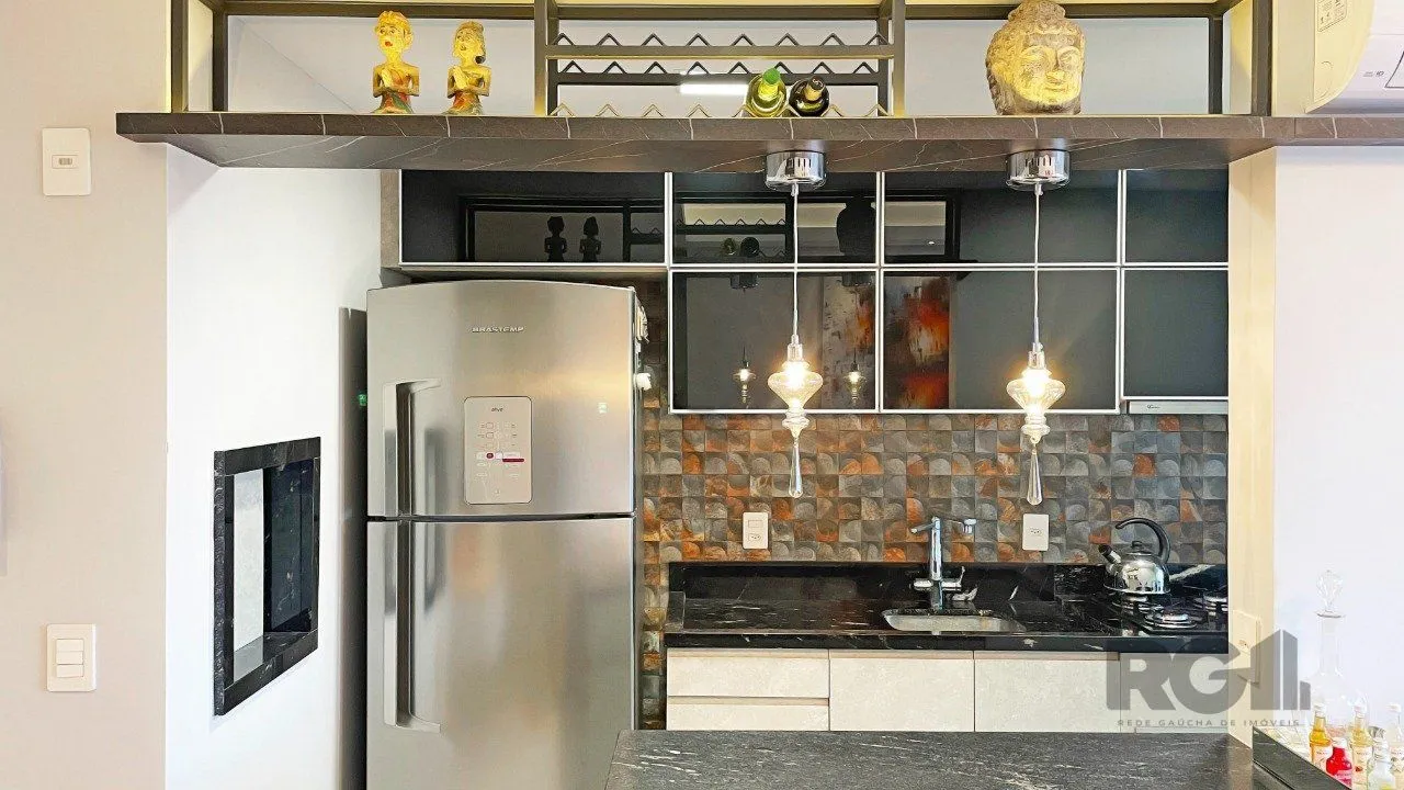 Imagem Apartamento dois dormitórios com duas vagas de garagem na Cidade Baixa