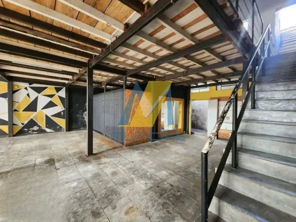 Imagem Galpão para Locação com 378 m², Pé-Direito de 6 Metros