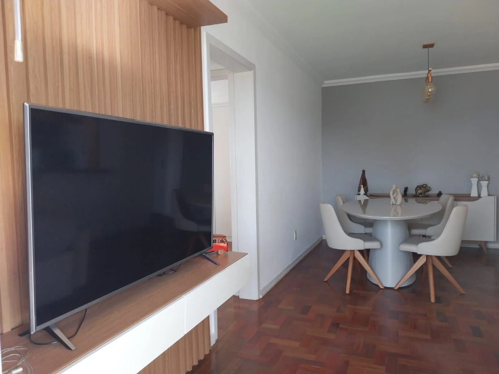 Imagem Apartamento de 2 dormitórios com vaga de garagem e sacada no Bairro Santana