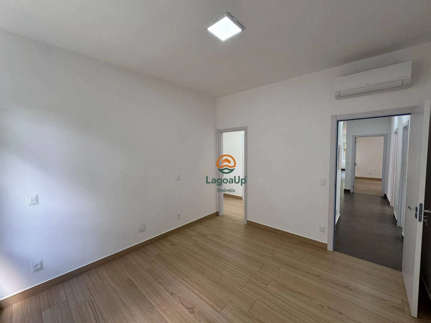 Imagem Casa com 4 dormitórios à venda, 214 m² por R$ 1.290.000,00 - Condomínio Residencial Pequi - Lagoa Santa/MG