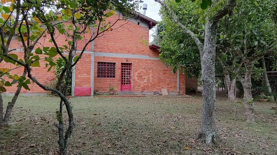 Imagem Sito à venda no Lami, com casa com quartos, 1 banheiro e piscina