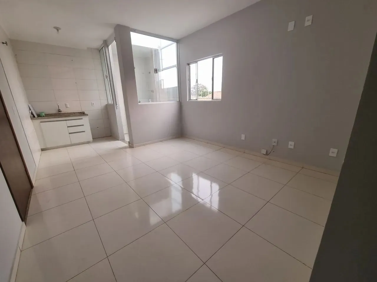 Imagem Salão Comercial para Locação em Sorocaba-SP, Bairro Parque São Bento: 1 Sala, 1 Banheiro, 125m² de Área. Venha Conferir!