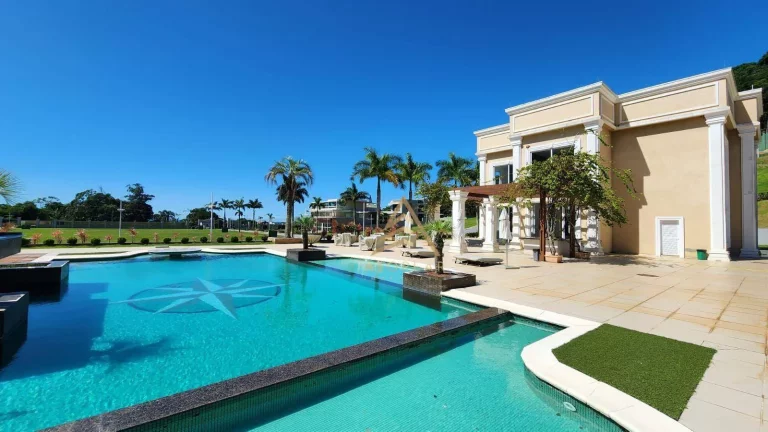 Imagem Terreno à venda, 1279 m² por R$ 2.354.000,00 - Praia do Estaleiro - Balneário Camboriú/SC