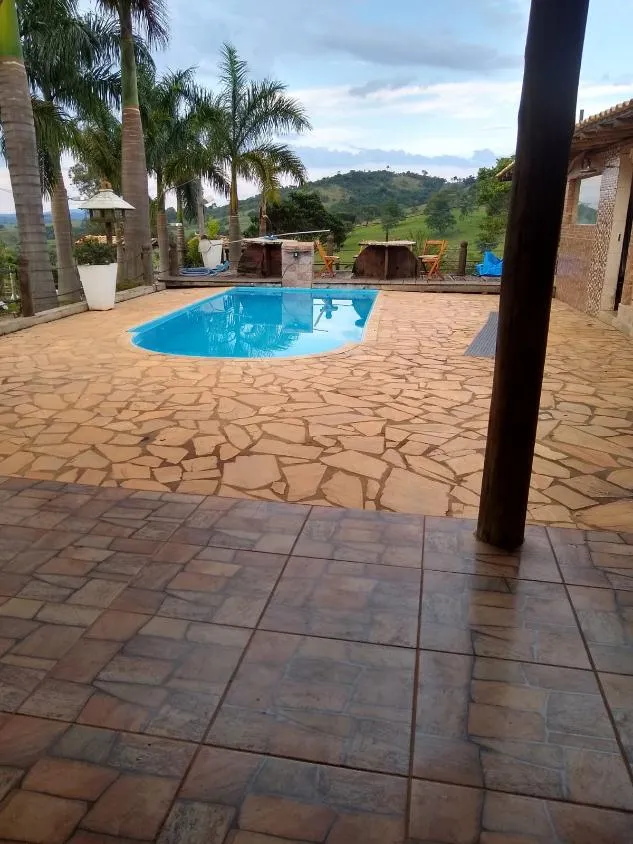 Imagem Vendo linda chácara em Crucilândia/MG com 1.200 m² de área total