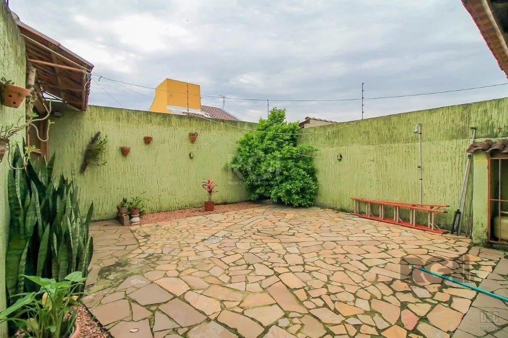 Imagem Casa para Venda - 167m², 3 dormitórios, sendo 1 suites, 7 vagas - Hípica