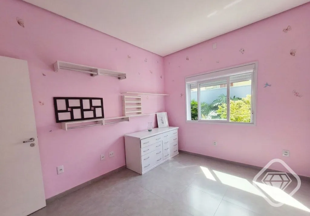 Imagem Casa moderna no Residencial Lagos de Nova Ipanema.

Espaço, conforto e segurança em um dos loteame...